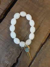 Load image into Gallery viewer, Glass Bead Bracelets Handcrafted by Junk Farey Julz