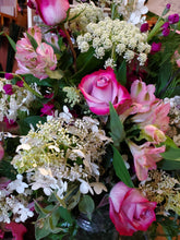 Load image into Gallery viewer, Garden Urn
