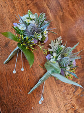 Load image into Gallery viewer, Wedding Corsages &amp; Boutonnieres
