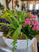 Load image into Gallery viewer, Spring Planter
