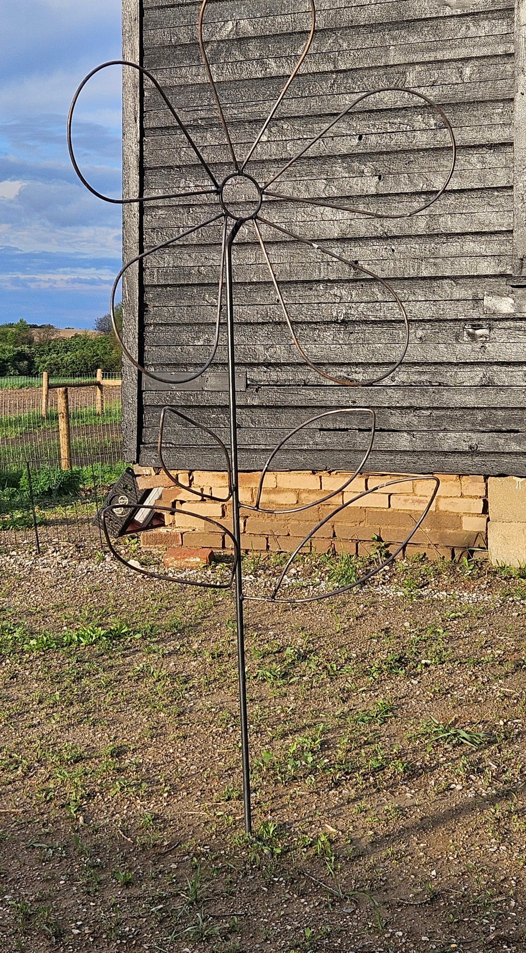 Giant Iron Daisy Garden Stake