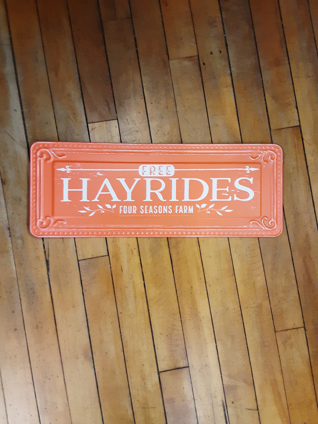 Free Hayrides Sign