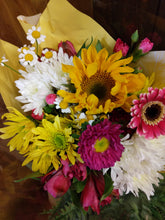 Load image into Gallery viewer, Bouquet To Go
