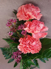 Load image into Gallery viewer, Three Carnation Wrap
